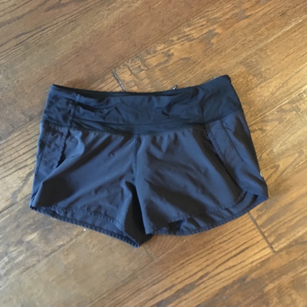 NEVER WORN LULULEMON SHORTS